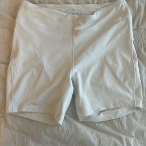 Women’s Outdoor Voices white bike shorts XL